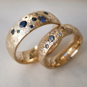 Abielusormused-kividega-kasitoo - Abielusõrmused.com