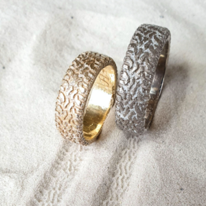 abielusõrmused rattakummi mustriga