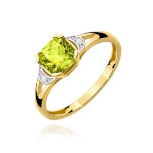 Kihlasõrmus. Gold ring with a lime-yellow cushion-cut center stone in a prong setting and small diamond accents on the shoulders.