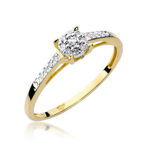 Kihlasõrmus. Gold engagement ring with a diamond halo cluster and pavé-set band on a yellow-gold band