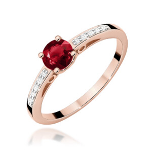 Kihlasõrmus. Rose gold ring with a red ruby center stone and diamond-studded band.
