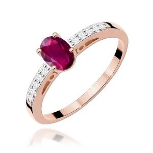 Kihlasõrmus. Rose-gold ring with an oval red ruby centerpiece and diamond accent pave along the band; elegant jewelry design.