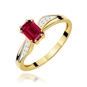 Kihlasõrmus. Gold ring with a rectangular red ruby center stone and diamond-accented shoulders, set in a polished band