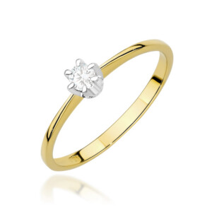 kihlasõrmus. Gold band ring with a single round diamond held by prongs on a white-gold setting.