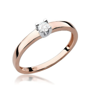 Kihlasõrmus. Rose gold solitaire engagement ring with a round diamond in a four-prong setting.