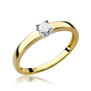 Kihlasõrmus. Gold ring with a single round-cut diamond in a prong setting, polished band.