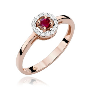 Kihlasõrmus. Rose gold ring with a central red ruby surrounded by a halo of small diamonds and a polished band
