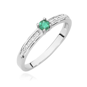 Kihlasõrmus. Silver ring with a round green emerald centerpiece and pavé diamonds along the band on a polished metal band