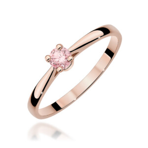 Kihlasõrmus. Rose gold ring with a pink round gemstone held by four prongs in a simple band