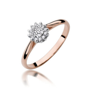 Kihlasõrmus. Rose gold ring with a cluster of small diamonds set in a flower-like centerpiece on a slender band.
