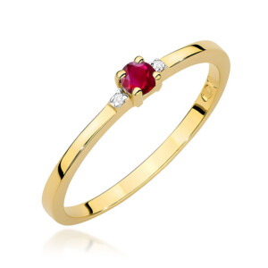 Kihlasõrmus. Slim yellow gold ring with a red ruby centerpiece and two small diamonds on the sides
