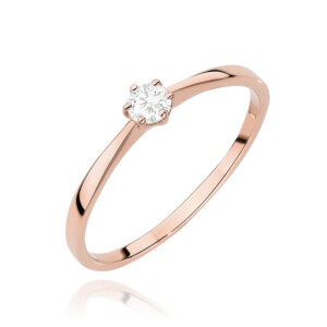 Kihlasõrmus. Rose gold solitaire ring with a single diamond