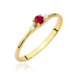 Kihlasõrmus. Gold ring with a red ruby centerpiece and small white diamonds on a slim band, elegant jewelry accessory