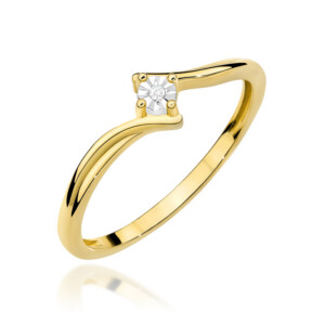 Kihlasõrmus. Gold ring with a small diamond solitaire in a prong setting, elegant curved band design
