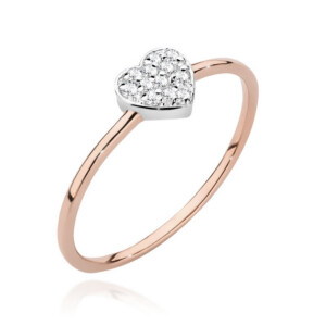 Kihlasõrmus. Rose-gold band with a silver-toned heart-shaped diamond cluster centerpiece on a slim ring.