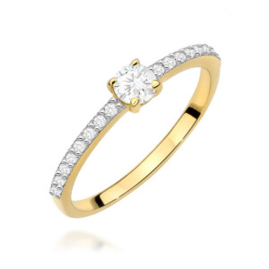 Kihlasõrmus. Gold and white gold engagement ring with a central round diamond and pavé diamonds along the band