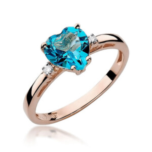 W0012 Rose Swiss 12ct 1-kihlasormus - Abielusõrmused.com Kihlasõrmus. Rose gold ring with a large blue oval-cut gemstone secured by four prongs, flanked by small diamonds on the band.