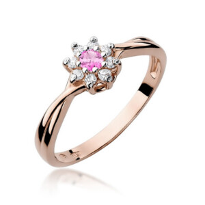 Kihlasõrmus. Rose gold ring with a pink center gemstone surrounded by small diamonds in a flower cluster.