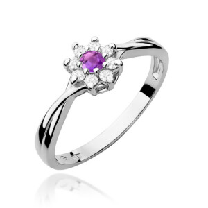 W0072 White Amethyst 01ct 1-kihlasormus - Abielusõrmused.com Kihlasõrmus. Silver ring with a purple center gemstone surrounded by clear stones on a polished band (diamond halo design).