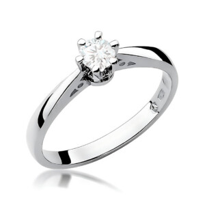 W0234 White Lab 03ct 1-kihlasormus - Abielusõrmused.com Kihlasõrmus. Silver engagement ring with a single round diamond solitaire on a polished band, white background.