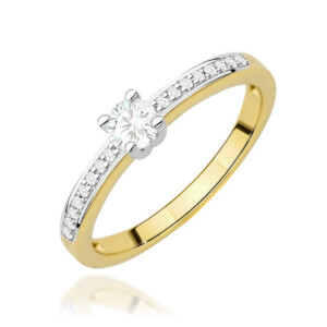 W0288 Yellow Lab 02ct 2-kihlasormus - Abielusõrmused.com Kihlasõrmus. Two-tone gold ring with a central round diamond and small diamonds along the band in white gold setting