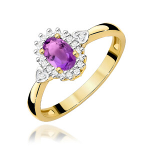W0312 Yellow Amethyst 04ct 1-kihlasormus - Abielusõrmused.com Kihlasõrmus. Gold ring with a purple oval gemstone surrounded by a halo of small diamonds and tiny heart accents on the shoulders.